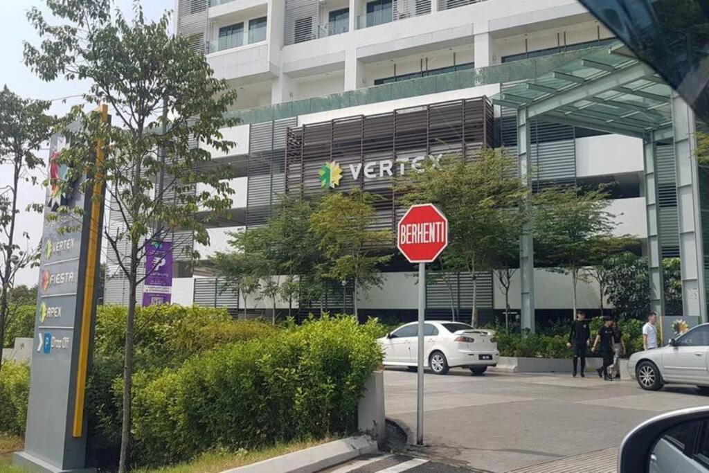 Cybersquare Lakeview With Netflix And Disney Hotstar Cyberjaya Ngoại thất bức ảnh
